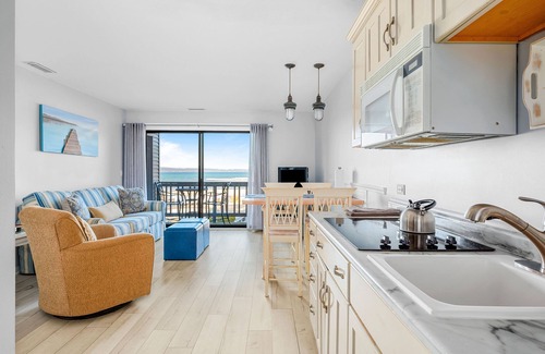 Acme Condo | Beautiful full bay views! On Grand Traverse Bay minutes from Traverse City!