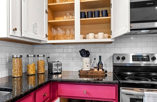 Southwest Raleigh House | Beautiful Furnished Bedroom in Central Location - Downtown Cary & NC State