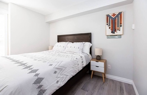 Langford Apartment | Beautiful Gem In The Westshore