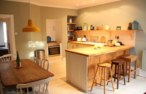 Deal Apartment | Beautiful Georgian Apartment Located In The Heart Of The Old Town