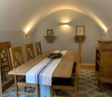 Oakham House | Beautiful Georgian cottage within a private walled garden