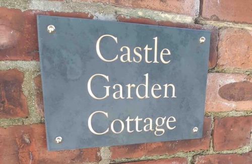 Oakham House | Beautiful Georgian cottage within a private walled garden