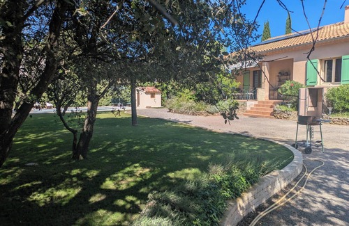 Mazan Villa | Beautiful gite at the foot of the Ventoux for 4 people