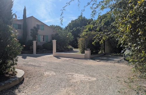 Mazan Villa | Beautiful gite at the foot of the Ventoux for 4 people