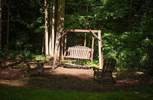 Benton House | Beautiful Glamping Wagon Great for Outdoor Adventures in Tennessee
