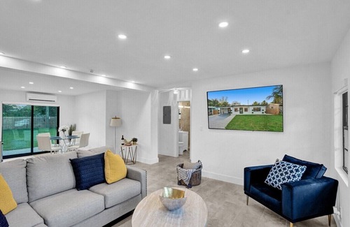 Middle River Terrace House | Beautiful Golden palace house, 2 bdrs