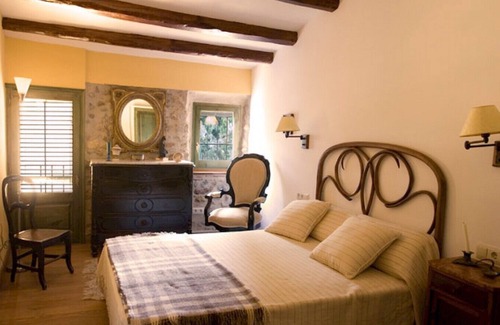 Vilajuiga Villa | Beautiful heritage house in vineyard