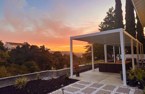 Walnut House | Beautiful Hillside Retreat w/sunset views near Disneyland