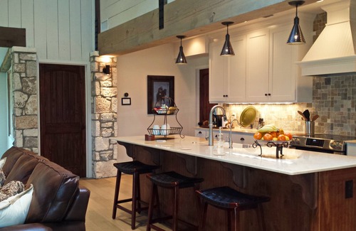 Kerrville House | Beautiful Hilltop Villa on 18th fairway