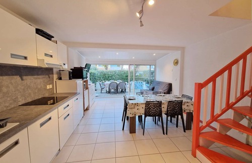 Marseillan House | Beautiful holiday home in a residence with swimming pool, tennis court