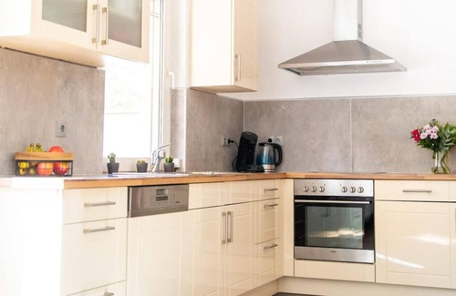 Neuborger House | Beautiful holiday home with hot tub. In short: relax and enjoy!