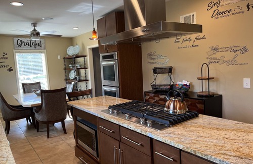 Fair Plain House | Beautiful 'Home Away From Home' mins to Lake Michigan Beaches & Golf!