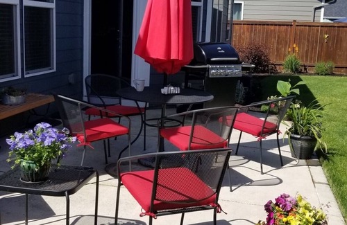 Alvadore House | Beautiful home close to the Eugene Airport with easy access to downtown Eugene