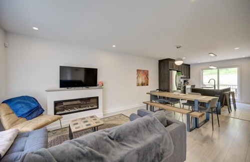 Mont-Tremblant House | Beautiful Home in Mont-Tremblant - minutes away from ski in, town, and village