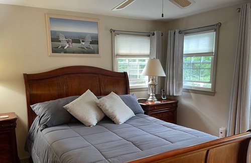New Haven House | Beautiful home in a quiet neighborhood w/hotub