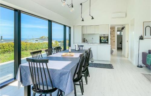 Sandvig House | Beautiful Home In Allinge With Kitchen