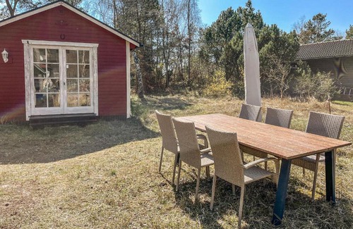 Loderup House | Beautiful Home In Löderup With Kitchen