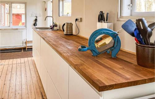 Loderup House | Beautiful Home In Löderup With Kitchen