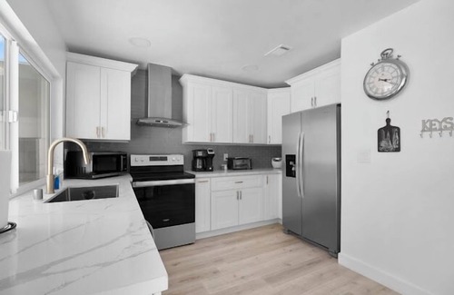 Mira Mesa House | Beautiful home in Mira Mesa-15 min to La Jolla. Fully updated in 2023.