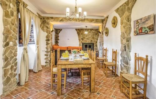 Mondron House | Beautiful Home In Periana With Kitchen