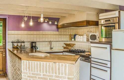 Pont-Aven House | Beautiful home in Pont Aven with WiFi