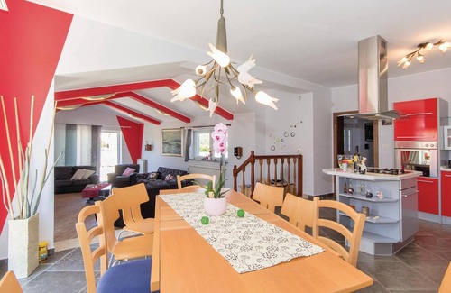 Valdebek House | Beautiful home in Pula with WiFi