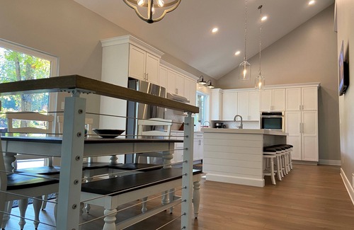 State College House | Beautiful Home in Toftrees. Located 2.5 miles from PSU campus and Beaver Stadium