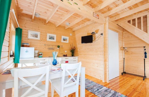 Ustka House | Beautiful home in Ustka with kitchen