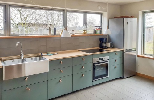 Warthe House | Beautiful home in Warthe with kitchen