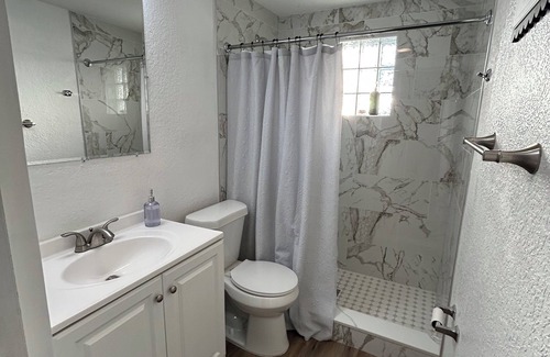 Bearss Plaza House | Beautiful home near Bush Garden, USF, and all that Tampa has to offer
