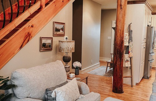 Newland House | Beautiful home near ski resorts, Blue Ridge Parkway & Grandfather Mountain