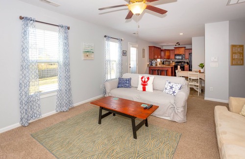 Myrtle Grove House | Beautiful home near the coast with a large yard, grill, W/D, and AC