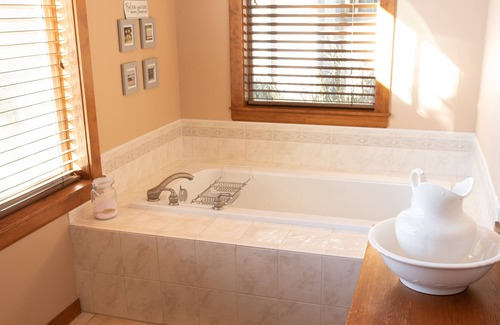 Colbert House | Beautiful home on the Little Spokane River