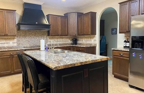 Grand Rivers House | Beautiful home short ride to Downtown Grand Rivers or GTB.
