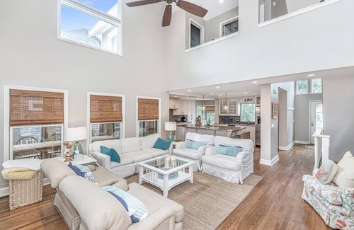 Isle of Palms House | Beautiful home with a gorgeous saltwater pool, 1 block from the beach - 806 Carolina