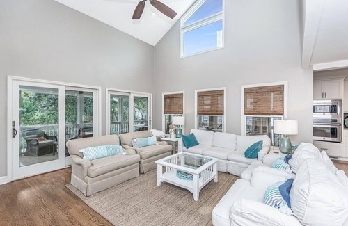 Isle of Palms House | Beautiful home with a gorgeous saltwater pool, 1 block from the beach - 806 Carolina