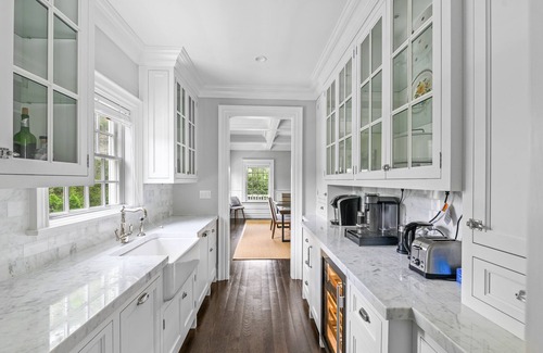 Shinnecock Hills House | Beautiful home with pool, tennis court, game room, central AC, & washer/dryer