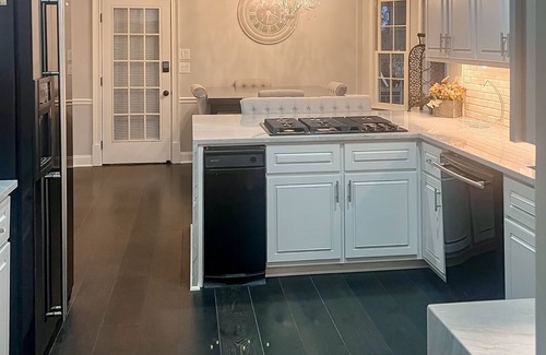 Norcross House | Beautiful home with WiFi, W/D, fireplace, close to Assembly & Third Rail Studios