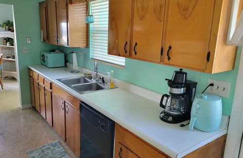 Ortona Park House | Beautiful house just steps from the beach, and local to everything!