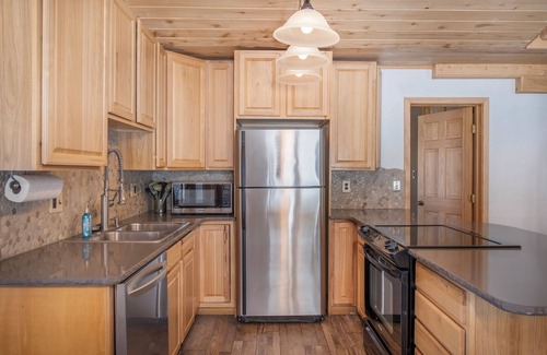 Crested Butte House | Beautiful House Steps to the resort! Dog Friendly!