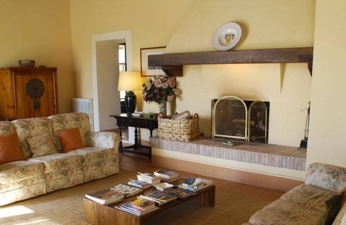 Cetona Villa | Beautiful house with pool. Sleeps 10. Cetona
