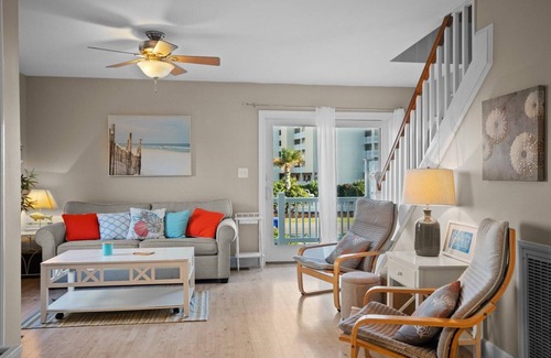 Sneads Ferry House | Beautiful Island Townhome with 4-decks and ocean views!