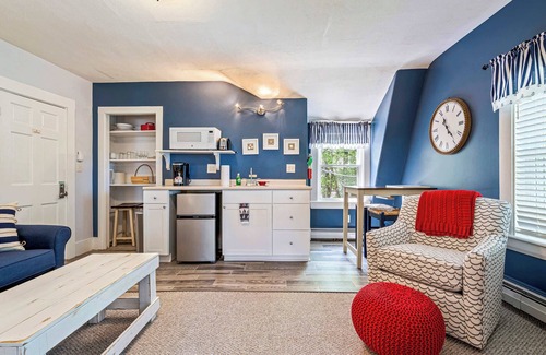 Ogunquit Apartment | Beautiful inn, Lighthouse Landing. #4 Starfish