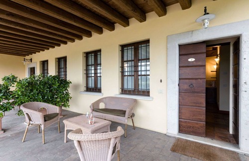 San Benedetto di Lugana Apartment | Beautiful apartment for 4 people with A/C, WIFI, pool, TV and terrace