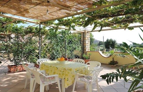 Girasole House | BEAUTIFUL HOLIDAY HOUSE 5 PLACES, VERANDA COPERTA, GARDEN, ALL SERVICES