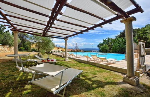 Monteverdi Marittimo Apartment | Beautiful apartment for 8 guests with pool
