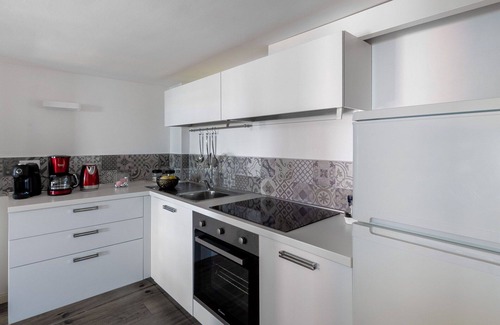 Cala Piccola Apartment | Beautiful apartment for 4 people with WIFI, pool, A/C, TV, balcony and panoramic view