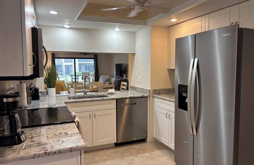 Iona Condo | Beautiful Kelly Greens 1st Floor Corner Unit Condo