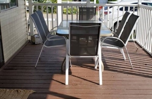 Sherkston House | Beautiful Lake Erie Hangout - Sleeps 8