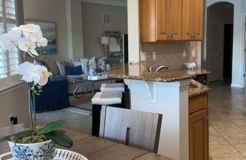 Bonita Springs Condo | Beautiful lake-front, 2 bedroom condo plus den in charming Bonita Springs